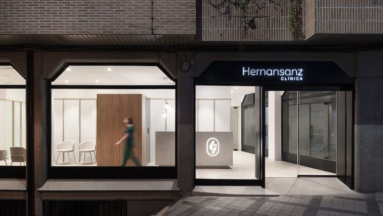murillo-arquitectos-clinica-dental-hernansanz-exterior