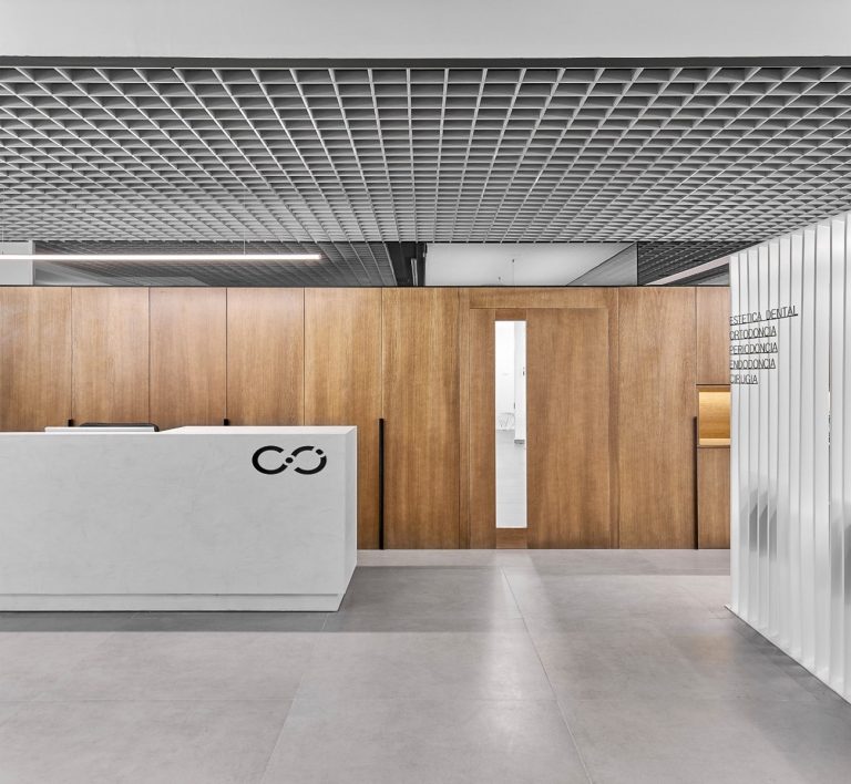 murillo-arquitectos-clinica-dental-teresa-gil-acceso