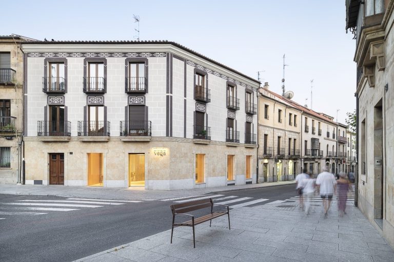 murillo-arquitectos-clinica-dental-vega-exterior