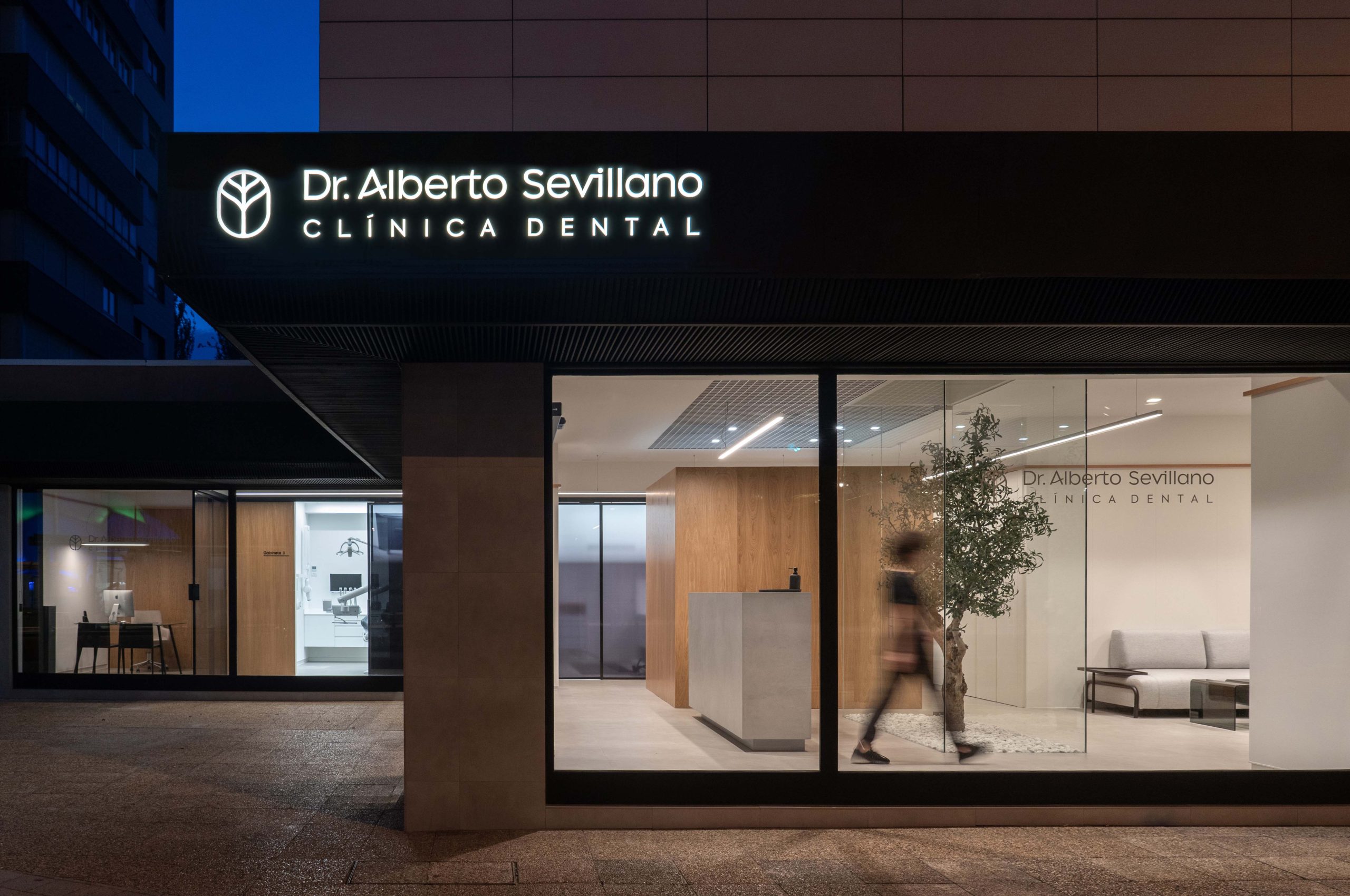 murillo-arquitectos-dr.-alberto-sevillano-clinica-dental-fachada-principal