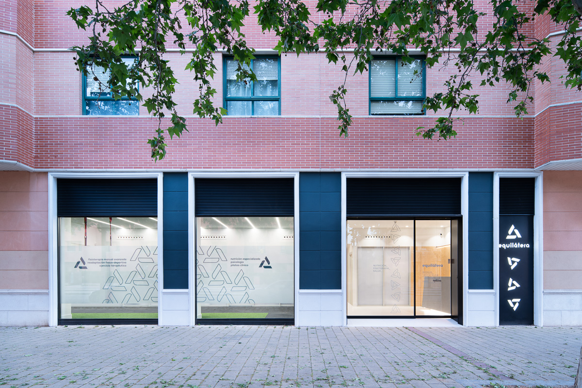 murillo-arquitectos-centro-equilatera-fachada